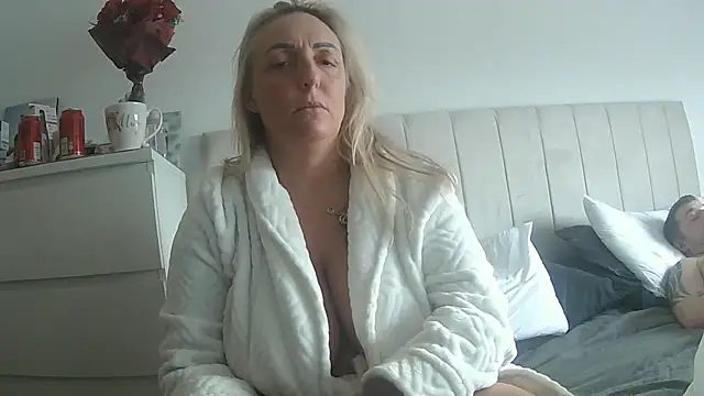 theblondecocklover online show from March 17, 7:33 am