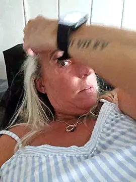 theblondecocklover online show from May 27, 5:15 am
