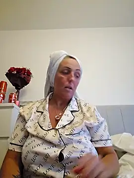 theblondecocklover online show from May 19, 8:16 pm