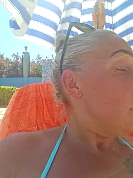 Snapshot of theblondecocklover chatting on July 1, 7:52 am theblondecocklover online show from July 1, 7:52 am