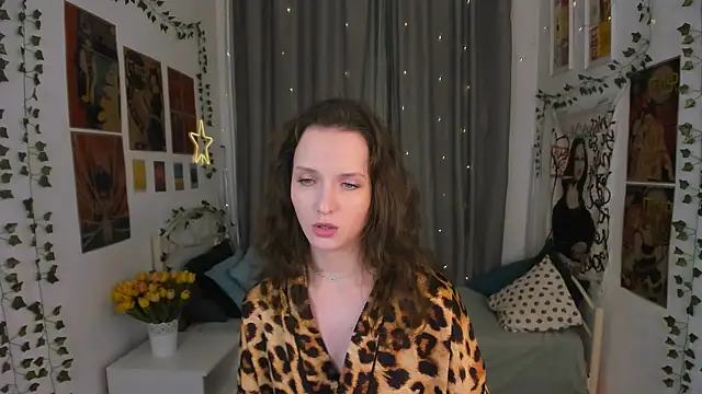 Snapshot of Ariadna_Shy chatting on December 17, 12:10 pm Ariadna Shy online show from December 17, 12:10 pm