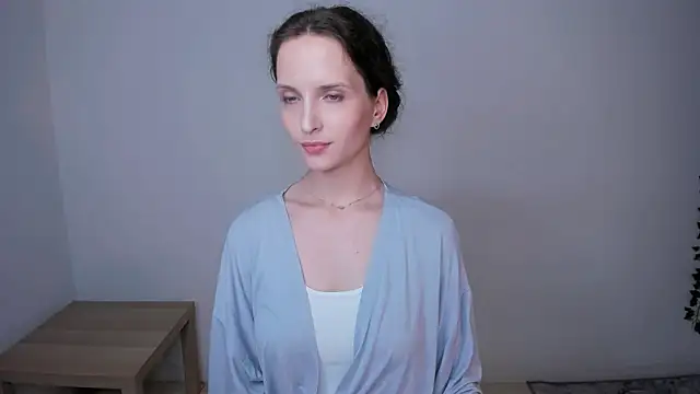 Snapshot of Ariadna_Shy chatting on June 13, 10:19 pm Ariadna Shy online show from June 13, 10:19 pm