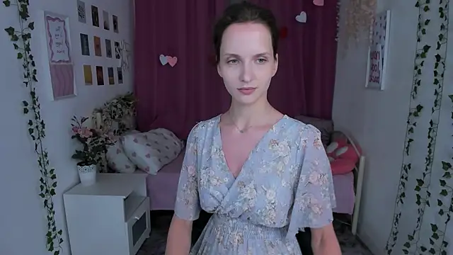 Snapshot of Ariadna_Shy chatting on July 18, 10:07 pm Ariadna Shy online show from July 18, 10:07 pm
