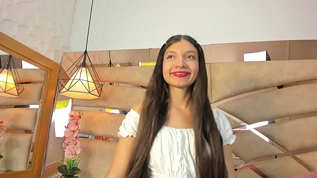 Snapshot of CharloteBrown_ chatting on December 23, 3:39 am CharloteBrown online show from December 23, 3:39 am