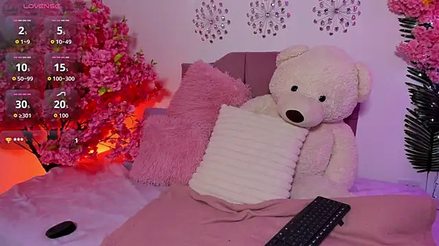 Nickie reed  online show from April 2, 9:32 pm