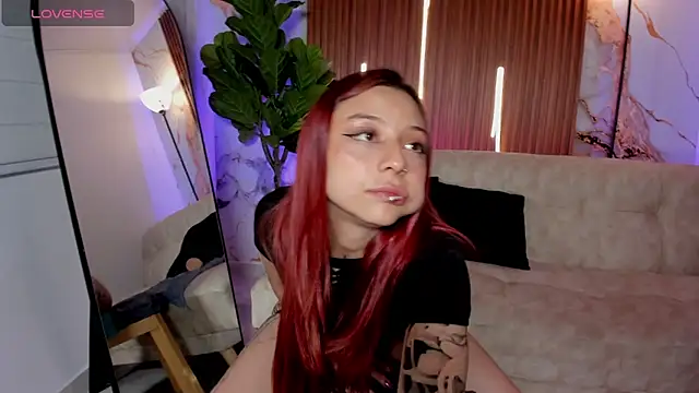 Snapshot of Nickie_reed_ chatting on May 12, 10:05 pm Nickie reed online show from May 12, 10:05 pm
