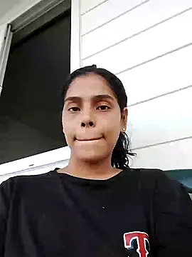 Emily hot26 online show from December 20, 9:39 pm