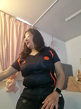 Snapshot of christy_ant chatting on June 23, 6:06 pm christy ant online show from June 23, 6:06 pm
