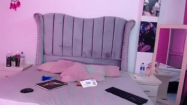 Snapshot of sexy_abby01 chatting on February 20, 8:55 pm sexy abby01 online show from February 20, 8:55 pm