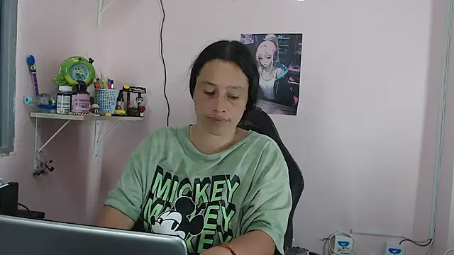 Snapshot of sexy_abby01 chatting on January 6, 8:24 pm sexy abby01 online show from January 6, 8:24 pm