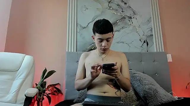 alex xhunter online show from April 12, 7:50 pm