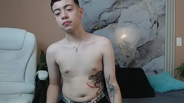 alex xhunter online show from February 3, 12:21 pm