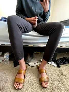 Kingbertfeet online show from December 21, 2:19 pm