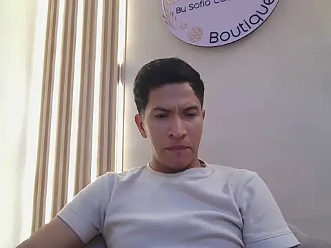 kracjunior online show from December 19, 8:00 pm