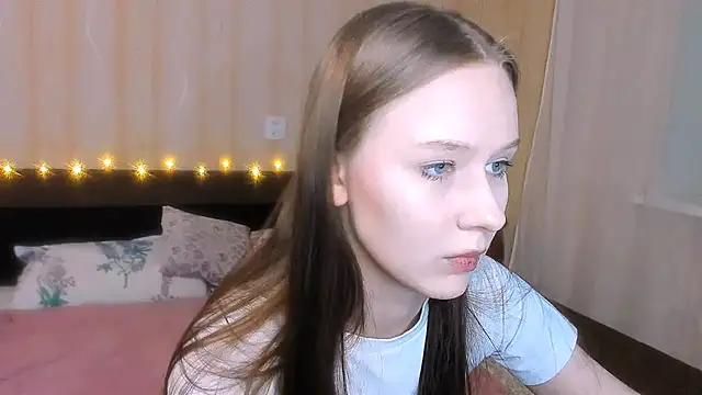 chloe wifey online show from February 8, 9:01 pm