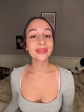 ChiaraSommer online show from March 29, 4:30 pm