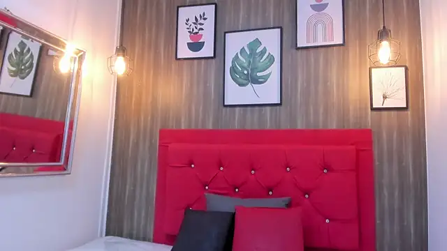 meggancurvy online show from March 26, 7:45 pm