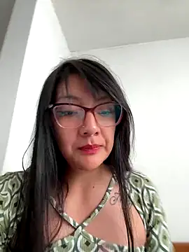 mia moondark online show from December 22, 2:39 pm