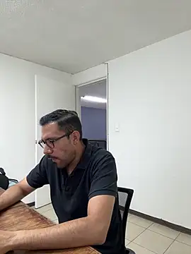 AdrianGarcia89 online show from May 6, 1:09 am