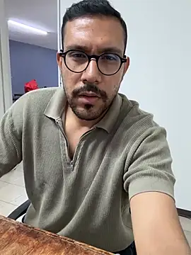 AdrianGarcia89 online show from July 7, 1:30 am