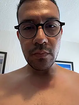 AdrianGarcia89 online show from June 7, 11:43 pm