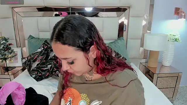 ateneaa dioosa online show from December 19, 11:45 am