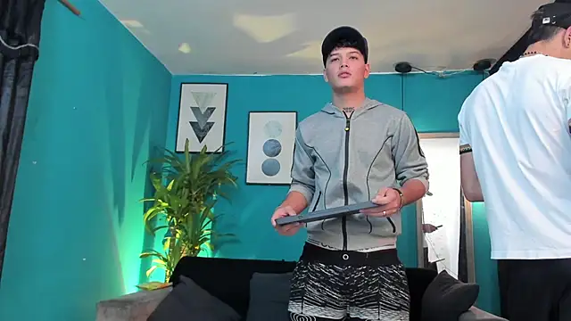 Oficial KingOfHeavens online show from December 20, 9:39 pm