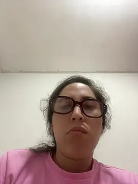 Snapshot of LatinDoll8 chatting on April 9, 4:47 am LatinDoll8 online show from April 9, 4:47 am