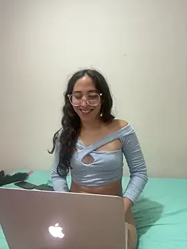 Snapshot of LatinDoll8 chatting on May 15, 3:15 am LatinDoll8 online show from May 15, 3:15 am