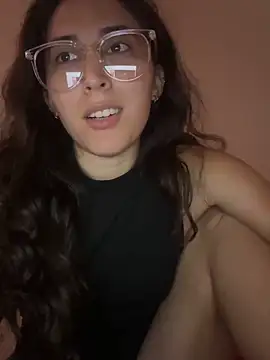 Snapshot of LatinDoll8 chatting on April 28, 8:02 pm LatinDoll8 online show from April 28, 8:02 pm