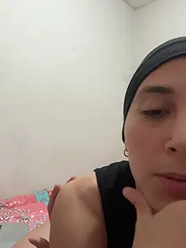 Snapshot of LatinDoll8 chatting on May 30, 11:32 pm LatinDoll8 online show from May 30, 11:32 pm