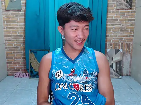 ur boy janloyd online show from December 18, 11:30 pm