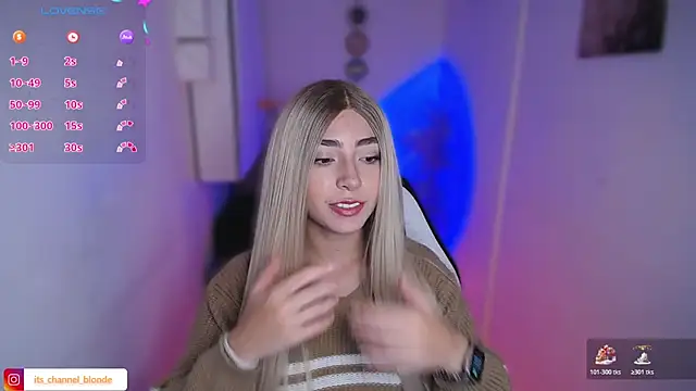 Snapshot of channel_blondee chatting on March 13, 8:25 pm channel blondee online show from March 13, 8:25 pm