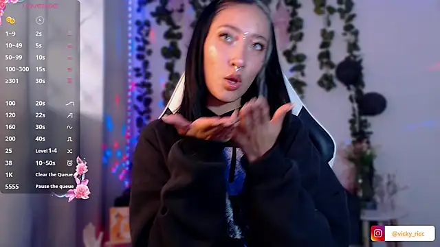 viicky r online show from February 26, 5:35 pm