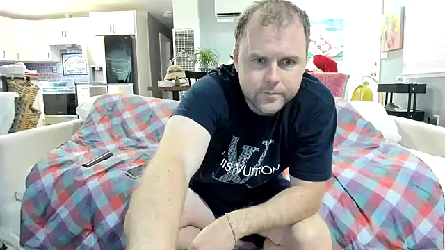 Studmuffin4you online show from February 14, 12:22 am