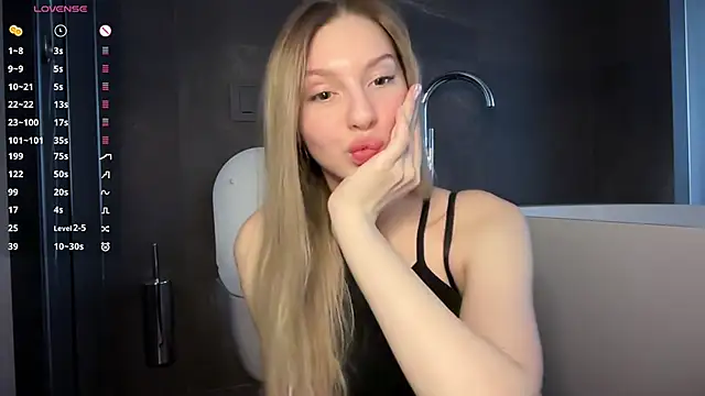 blondinkaa online show from April 19, 9:54 am