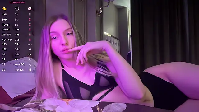 blondinkaa online show from March 7, 6:24 pm