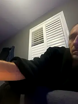 greeneyed81 online show from December 17, 7:24 am