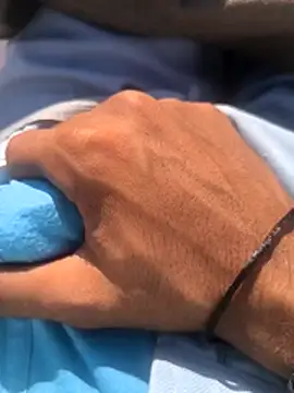 Snapshot of Honey-4u chatting on December 18, 4:39 am Honey-4u online show from December 18, 4:39 am