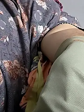 Snapshot of Telugumistress chatting on February 27, 8:14 am Telugumistress online show from February 27, 8:14 am