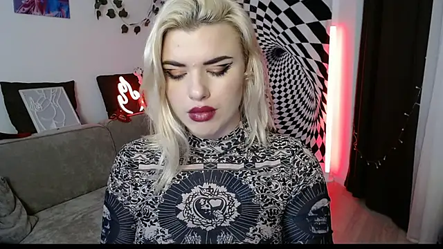 Ariana Saint online show from February 7, 8:17 pm