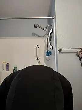 Snapshot of boolboy27 chatting on December 17, 7:41 pm boolboy27 online show from December 17, 7:41 pm