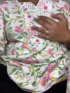 Snapshot of missmisha01 chatting on January 13, 1:15 pm missmisha01 online show from January 13, 1:15 pm