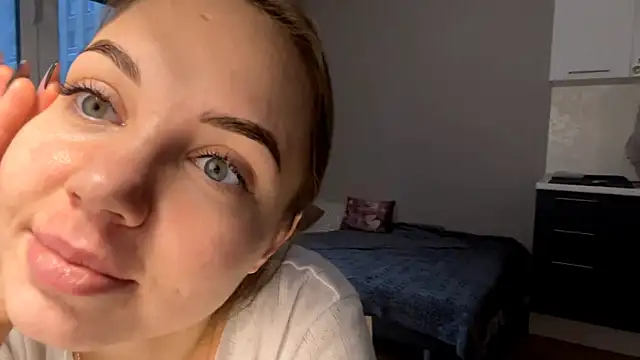 AliceQueenGirl online show from January 9, 12:45 pm