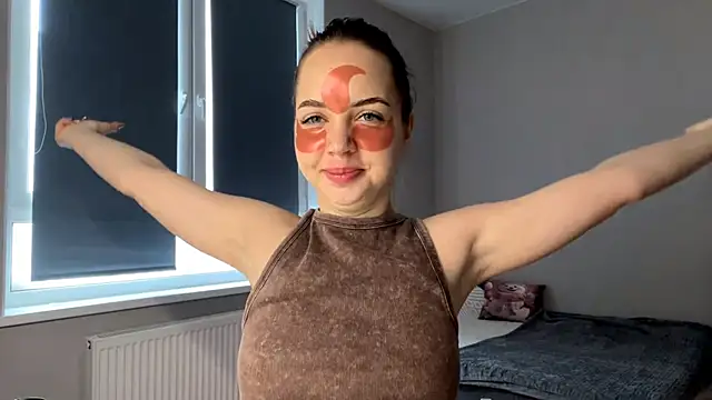 AliceQueenGirl online show from January 11, 9:05 am