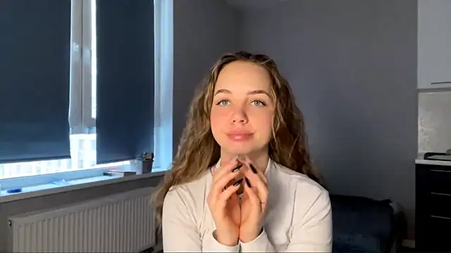 AliceQueenGirl online show from January 15, 9:01 am