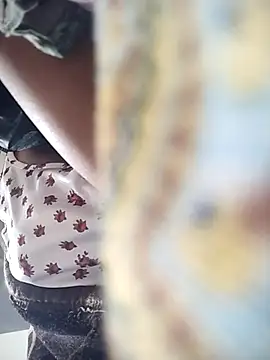 Snapshot of Anee_123 chatting on February 20, 6:37 am Anee 123 online show from February 20, 6:37 am