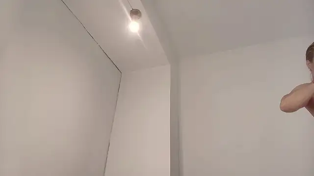 saramaartinez online show from February 20, 1:02 pm