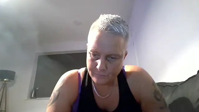 Bendoverbetty3 online show from January 9, 8:38 pm