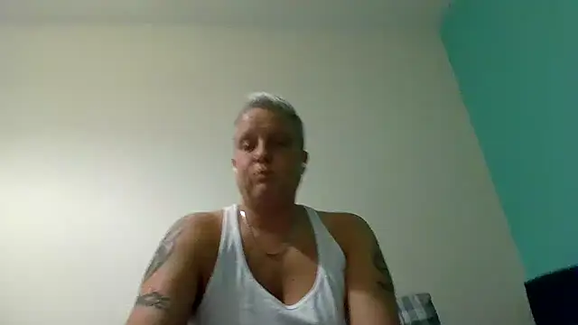 Bendoverbetty3 online show from January 13, 10:35 pm